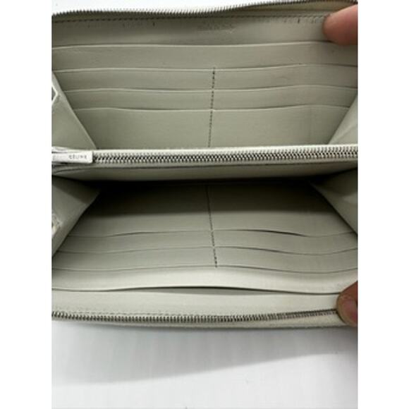 Celine Continental Wallet*Long Zip Around Light‎ Sage Green*Gorgeous! - Picture 10 of 13